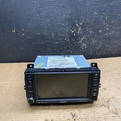 2011 Through 2013 Jeep Grand Cherokee Overland Screen With Beso Buttons Climate Control