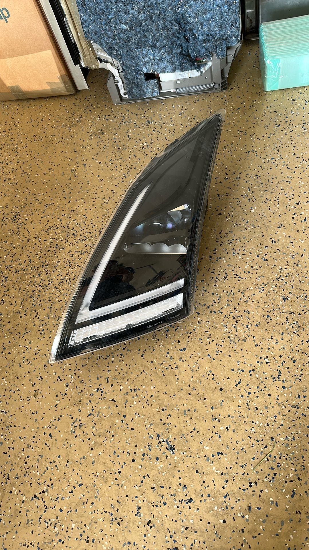 2020 - 2024 Volvo VNL 860 Headlight