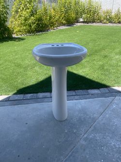 New pedestal sink