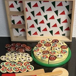 🍕 Melissa & Doug Kids Pizza Party Kit, All Velcro, Includes: Pizza, 50 Toppings, Tools, Plate, Tray/Box (new)