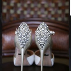 Bangles Mishka Size 8  $ 60