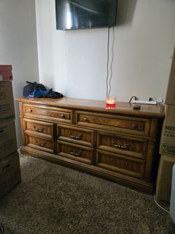 2 dressers and night stand