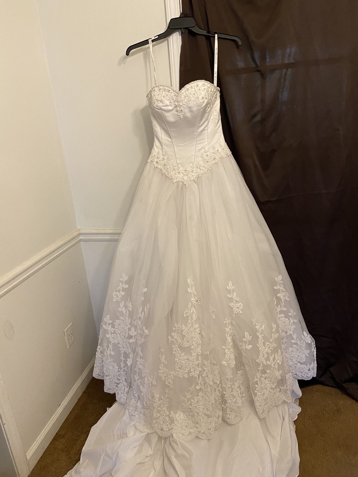 Mary’s Bridal Gown Style 5115 Size 8