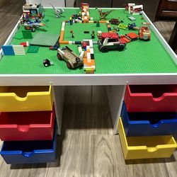 3 in 1 LEGO table w/tons of LEGO pieces