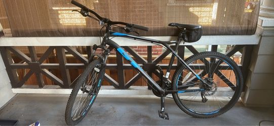 GT Aggressor Mountain Bike – 24 Speed, Disc Brakes