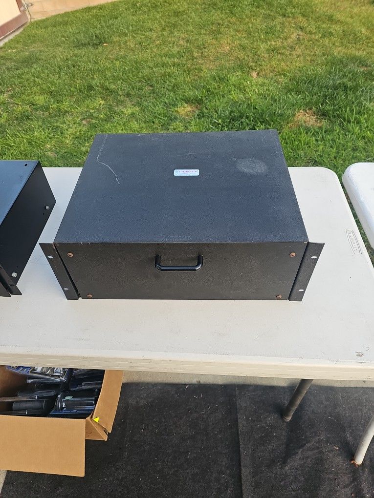 19" Rack Mount Drawer