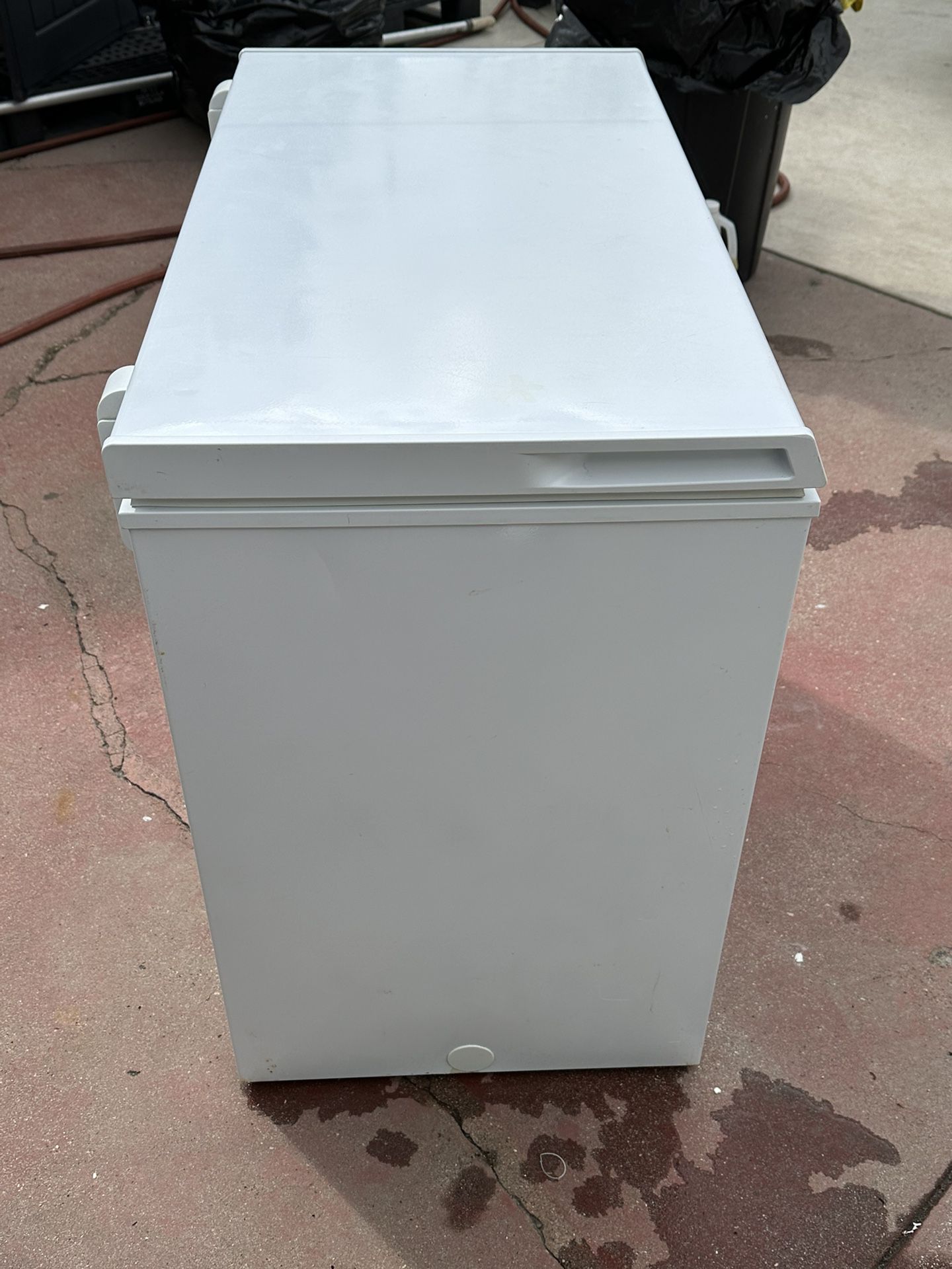 Criterion 7.0 - 7.2 cu. ft. White Manual Defrost Chest Freezer for Sale in  Lynwood, CA - OfferUp