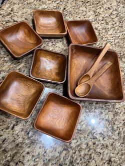 Set of salad wooden bowls