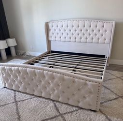 King Nailhead tufted Bed Cream Beige