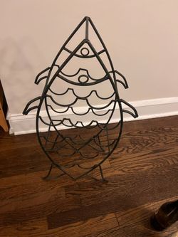 Fish wine holder