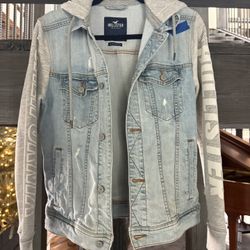 Hollister Denim Jacket w/ Hoodie Sleeves – XS – Great Condition