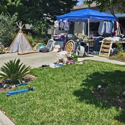 Lots Of Stuff Tomorrow. Reedley. ABBOTT AND SUNNY AVE.  AFTER 730 AM 