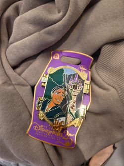 Disney 2025 Tangled 15th Anniversary Rapunzel Flynn Z Tri Fold Hinge LE Pin