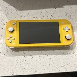 Nintendo Switch Lite - Like New⭐️