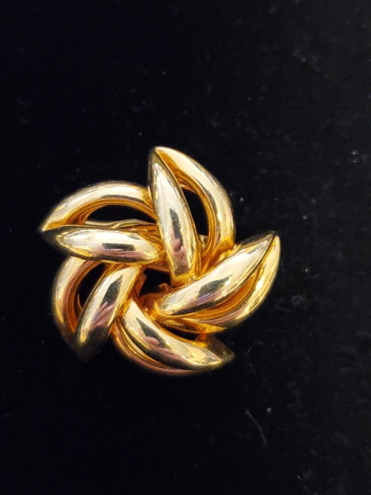 Vintage Mid Century Goldtone Small Brooch