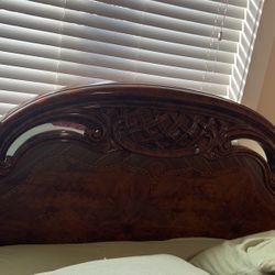 Bedroom Sat 5 Pieces. 