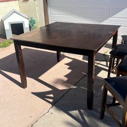 Dinning Table 