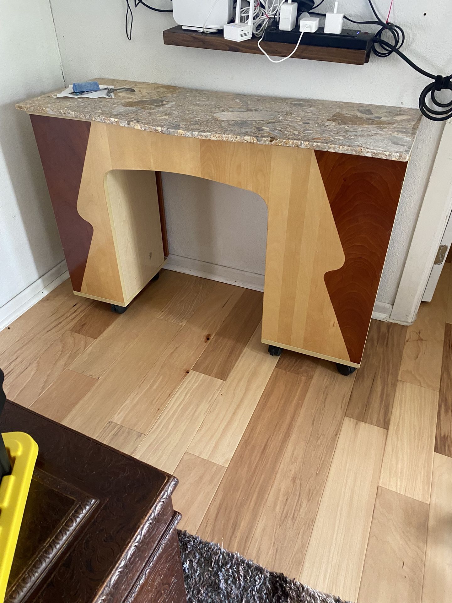 Nail Table