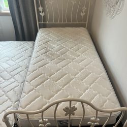 Twin Bed With Trundle