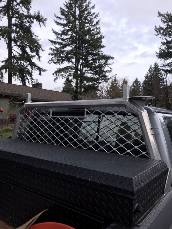 Pro tech headache rack. It’s on a f250 obs right now but will fit other trucks