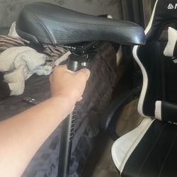 Throne seatpost and seat