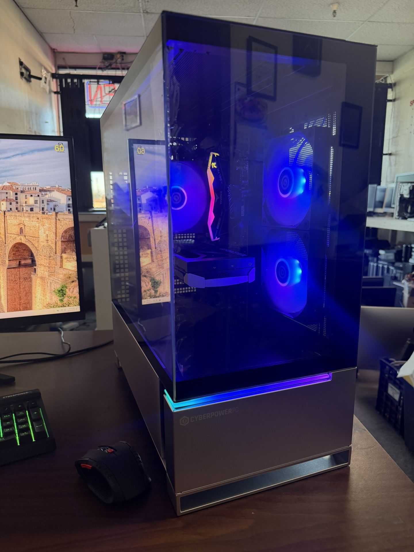 NEW GAMING CYBER PC 32GB RAM/9TB SSD RTX 5060 GPU