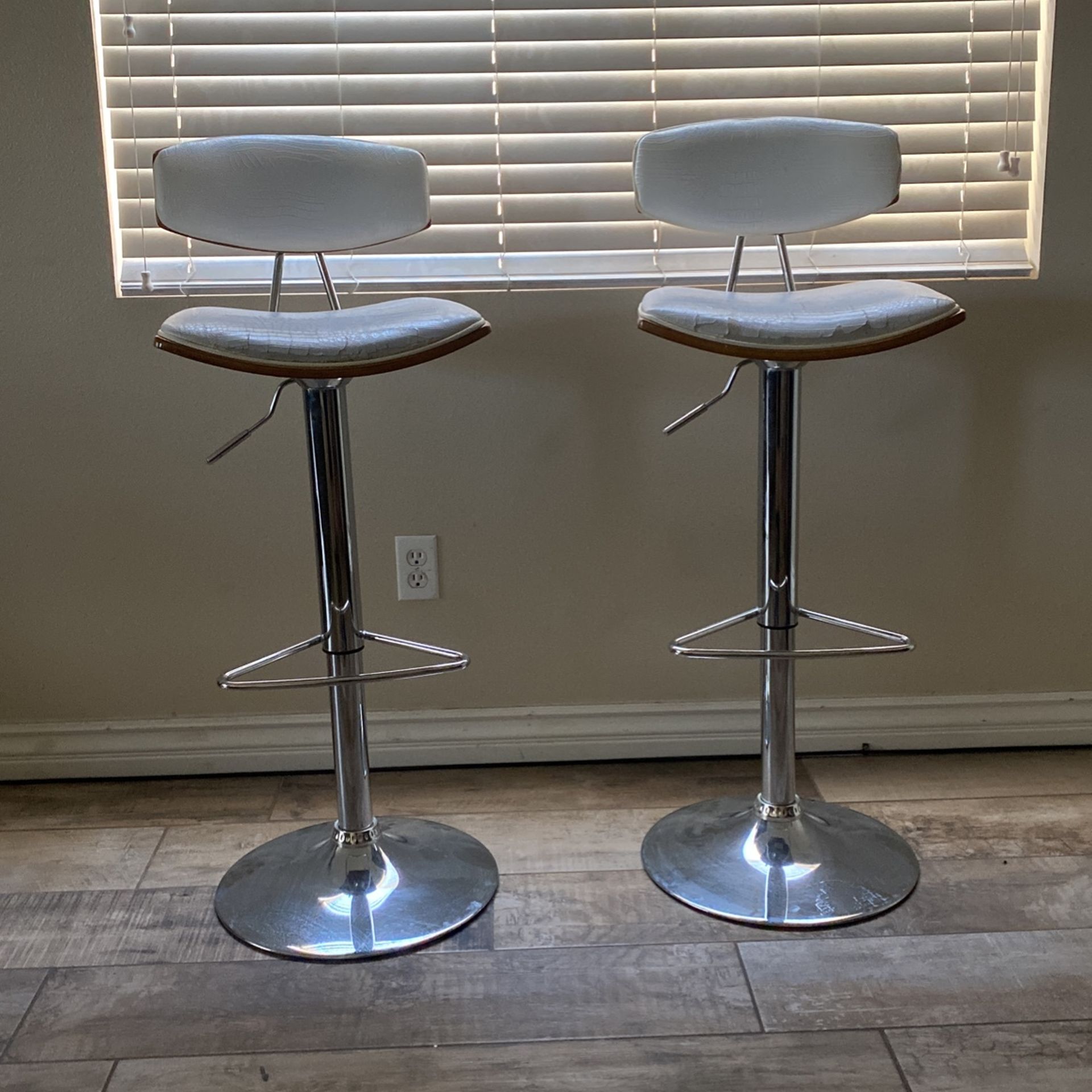 High Bar Stools 