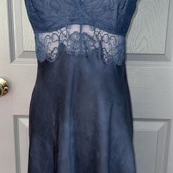 NK IMODE 100% Silk Deep Turquoise Lace Trim Nightgown. Small