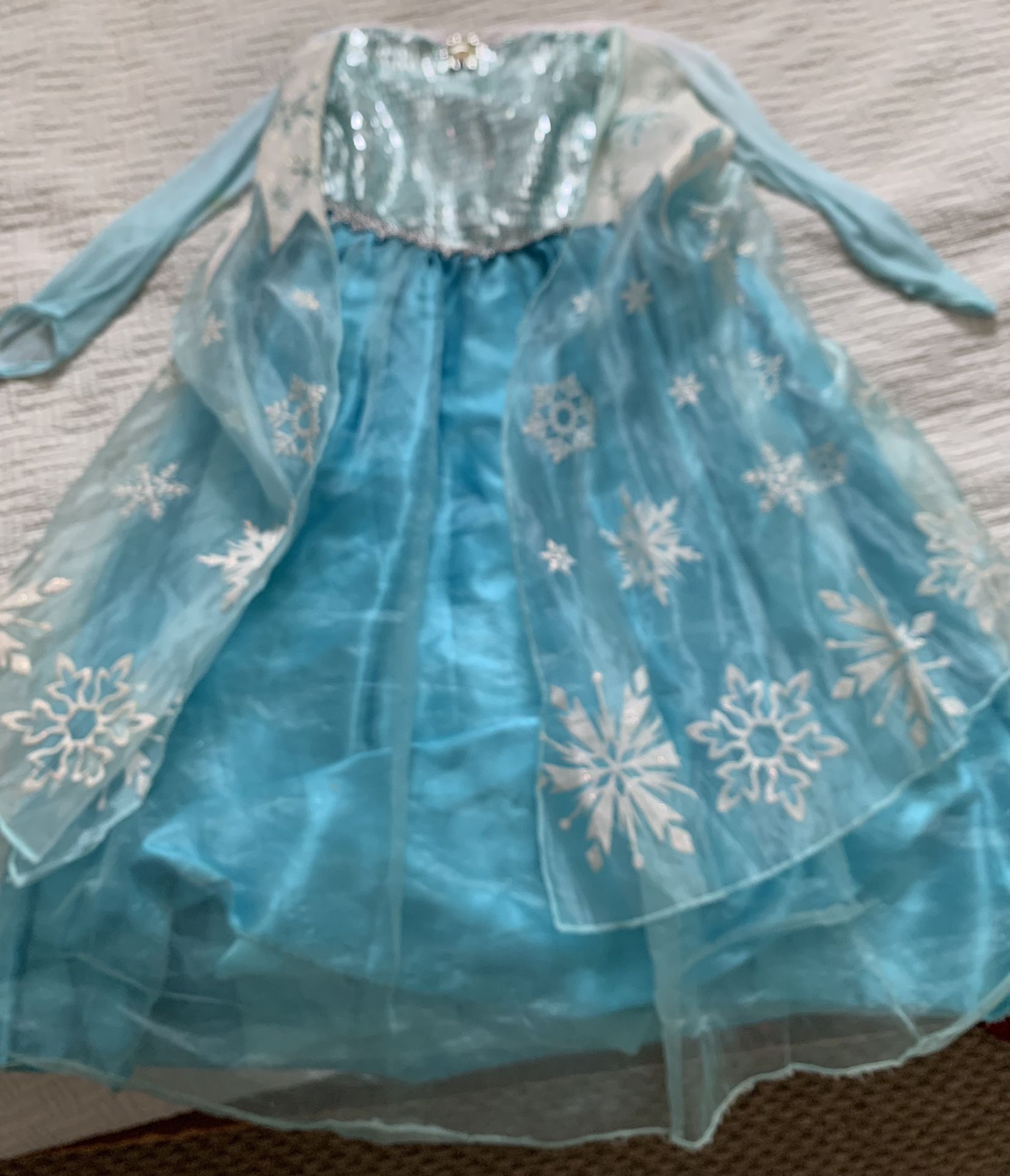 Disney Store Girl’s Frozen Elsa costume dress size 7/8