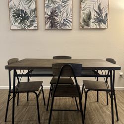 Dining Table w/Chairs
