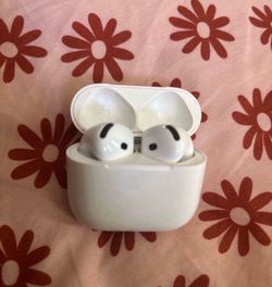 AirPods 4 - NEED GONE TODAY