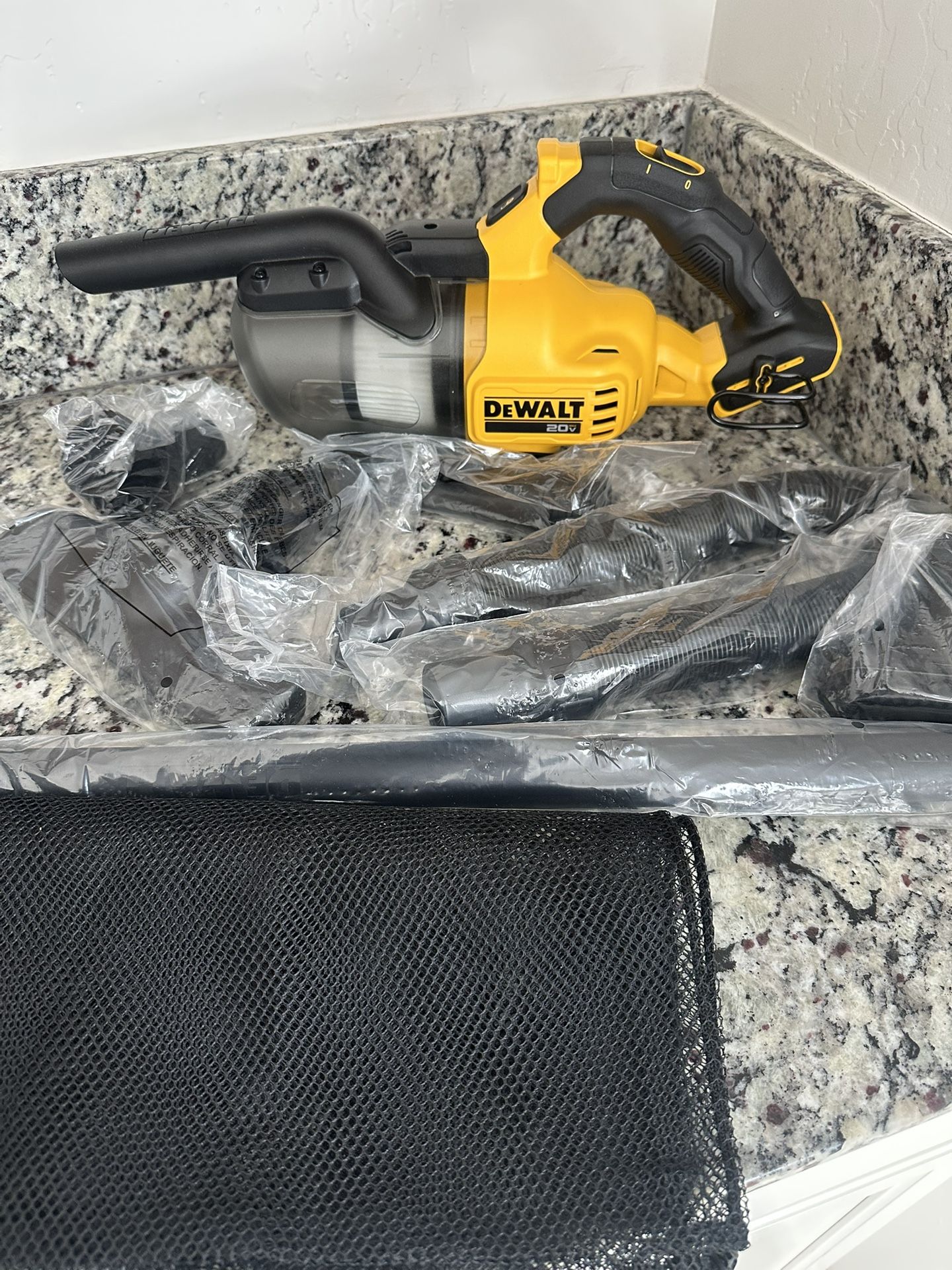 DEWALT Cordless Car Handheld Vacuum