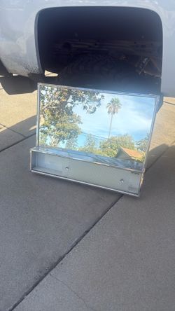 Bathroom mirror with storage