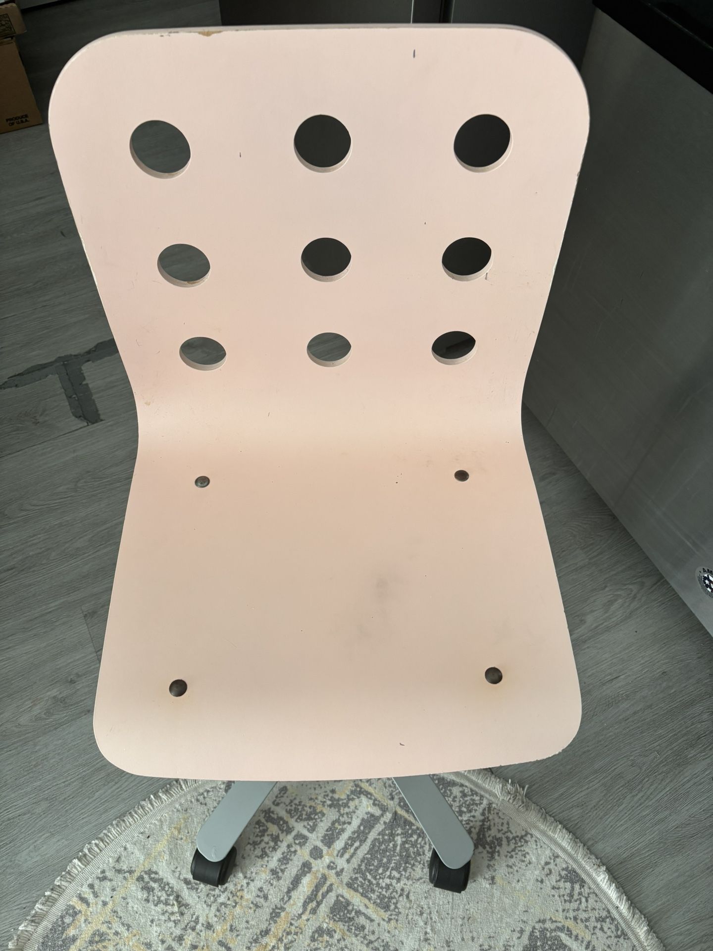 kids pink desk chair
