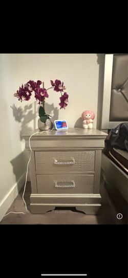 Night stand & dresser