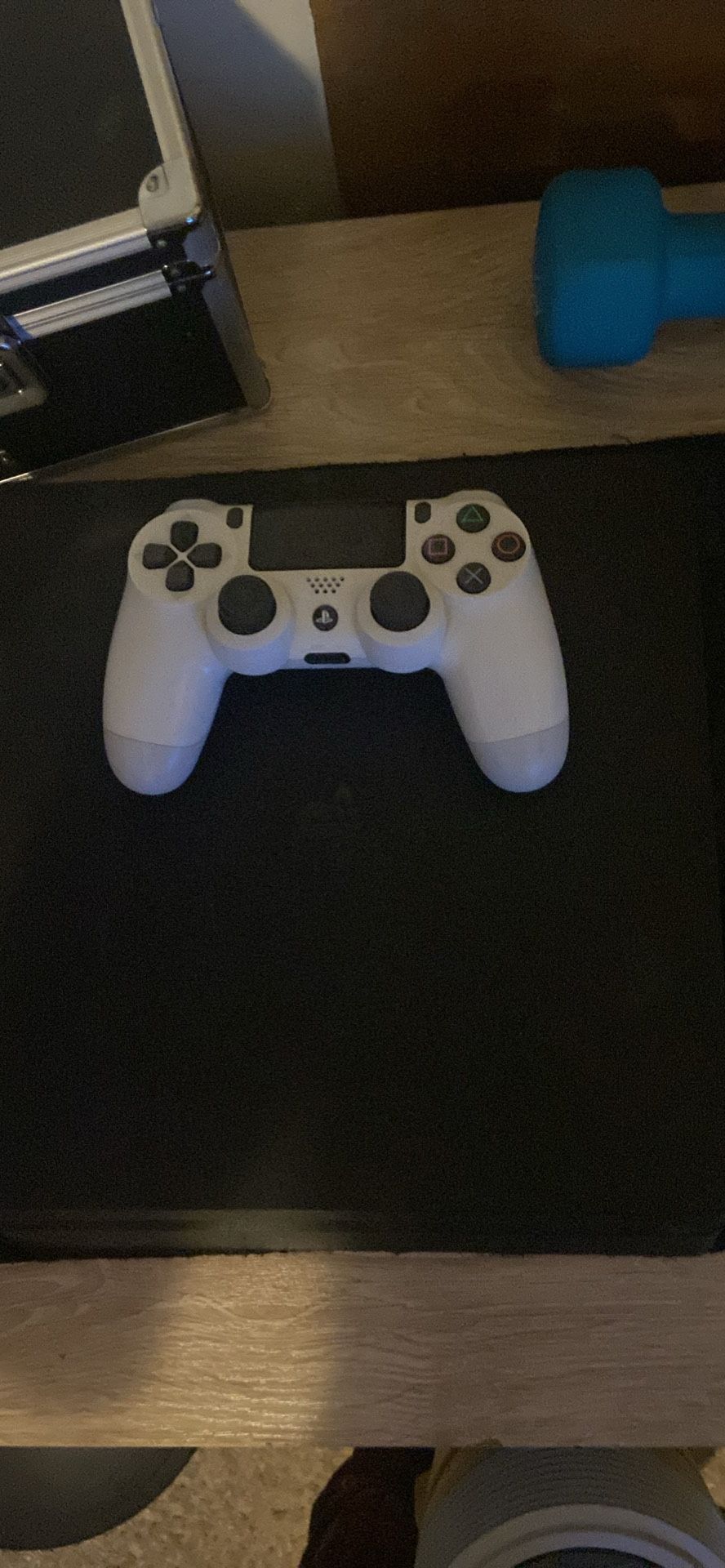 Ps4 Good Conditon comes with controller and games