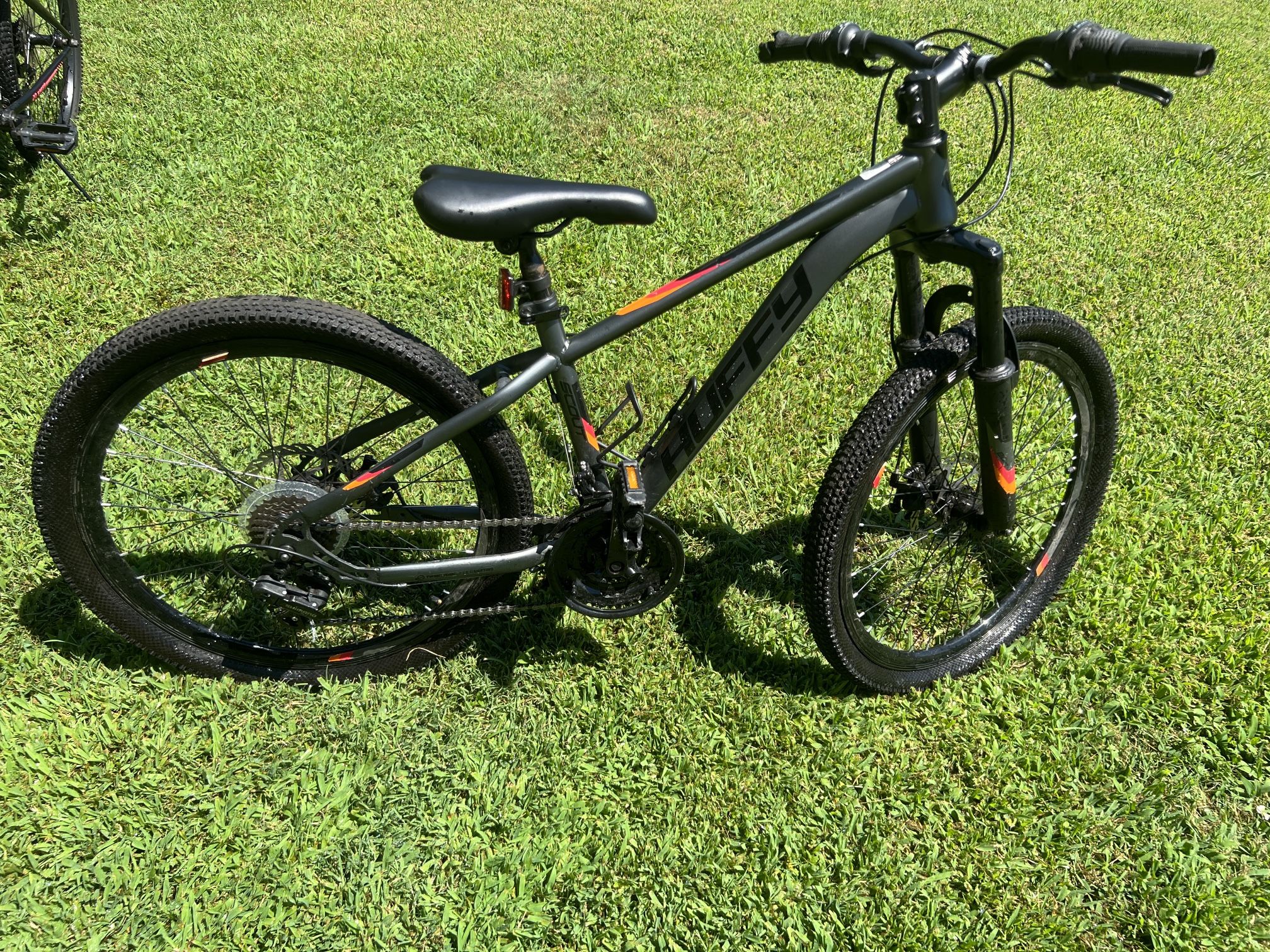 Huffy 24 Scout Boys Hardtail 21 Speed Mountain Bike with Disc Brakes for Sale in Suffolk VA OfferUp