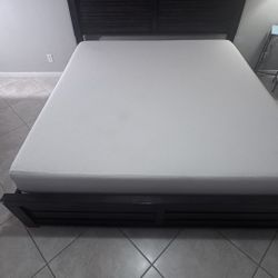 King Bed Frame, Foldable Box springs  & Mattress 