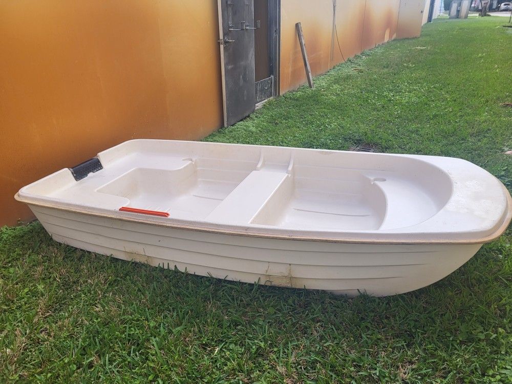 Water Tender 9.4 John Boat Sun Dolphin for Sale in Hialeah, FL OfferUp