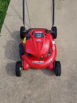 Troy Bilt lawn mower with 6.5 Briggs and Stratton motor. Runs strong..EZ pull lawnmower and precision cutting system
