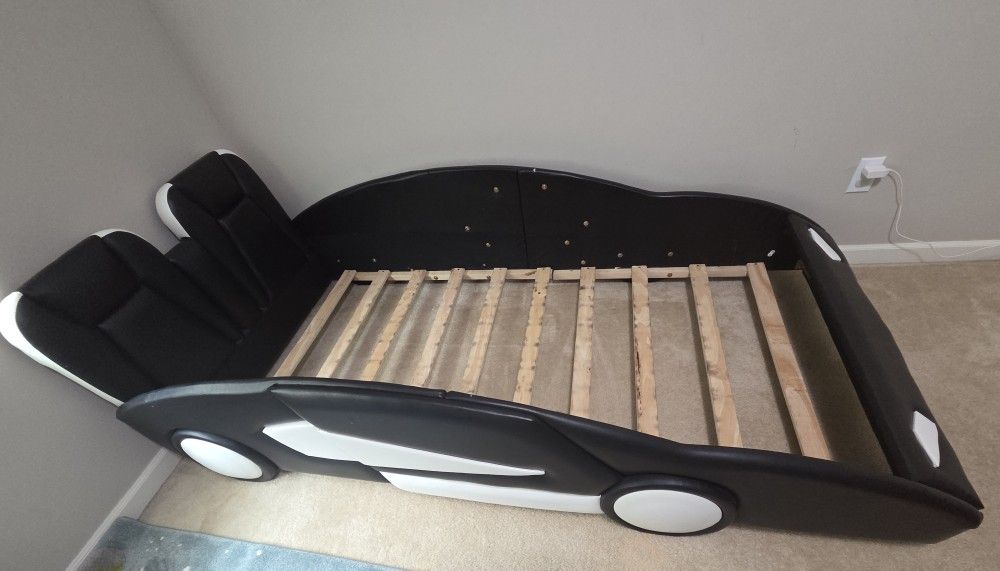 Kids Twin Size Car Bed