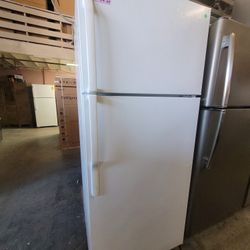 Refrigerator  GE 