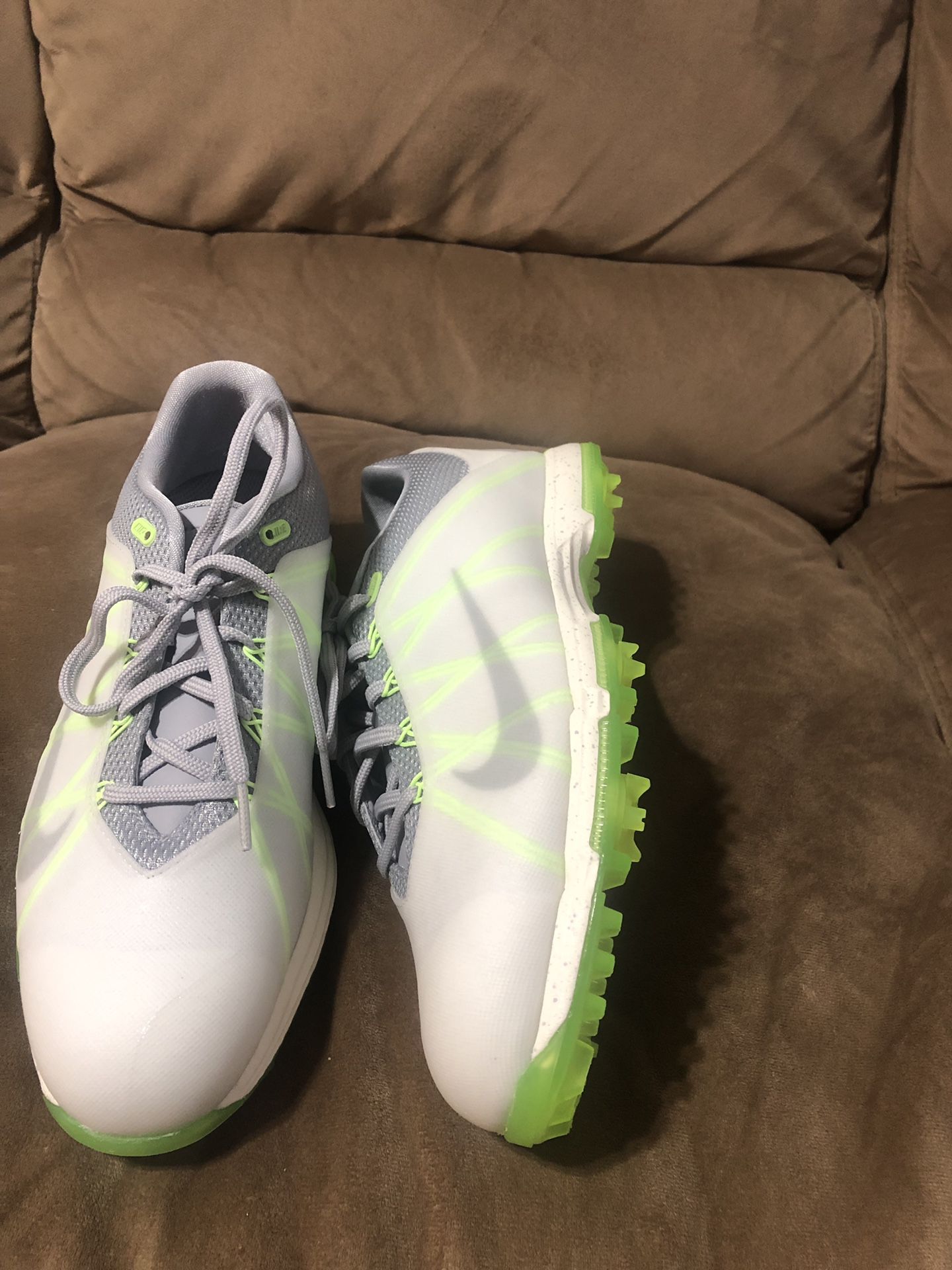 New golf shoes