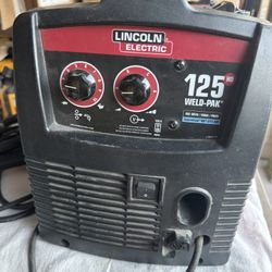 Lincoln Electric 125 Amp 115-Volt Weld-Pak 125 HD Flux-Cored Wire Welder Kit with .035 in. Flux-Core Welding Wire (1 lb. Spool) - K5365-15