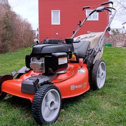 Husqvarna 22" 3-in-1 Honda-Powered FWD Self-Propelled Lawn Mower