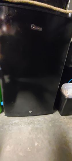 New Midea 3.3cu ft Freezer