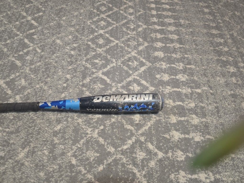 Baseball bat Demarini 28in