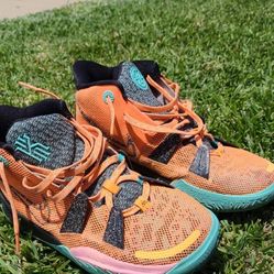NIKE KYRIE 7