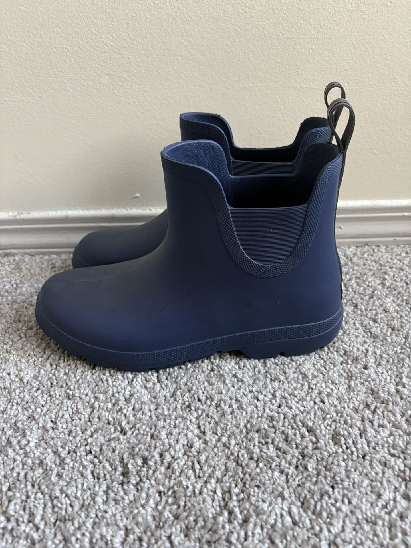 Rain Boots. Size 9