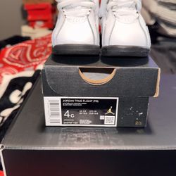 Jordan True Flight Size 4C